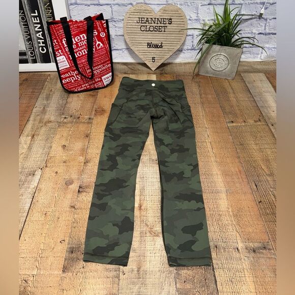Lululemon Invigorate High-Rise Crop 23"
Heritage 365 Camo Green Twill Multi - Picture 1 of 15